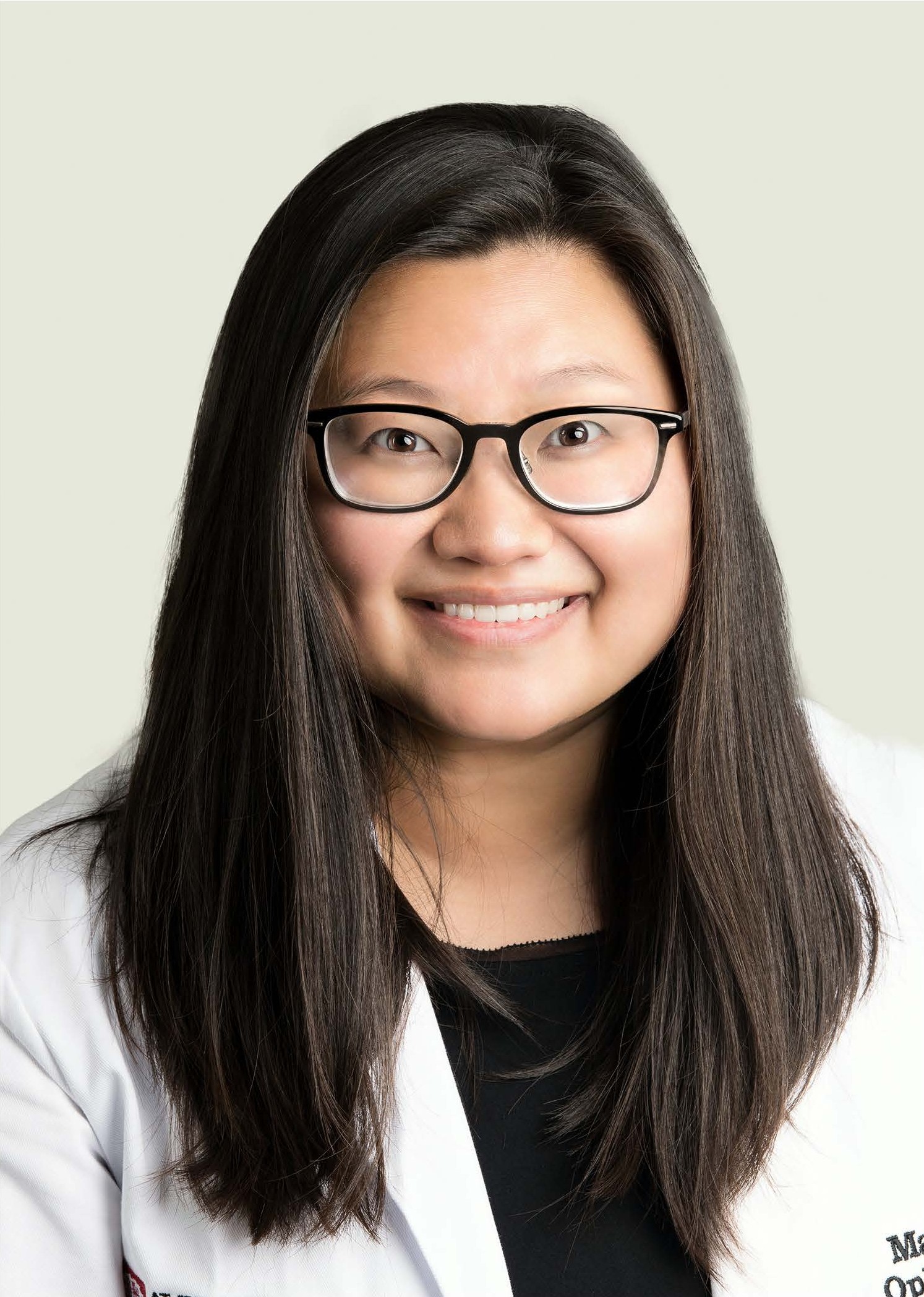 mary qiu portrait headshot