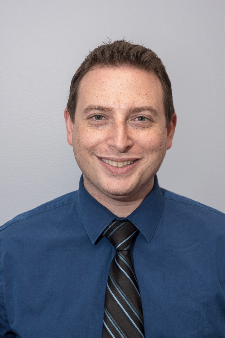 Aaron Gold Headshot