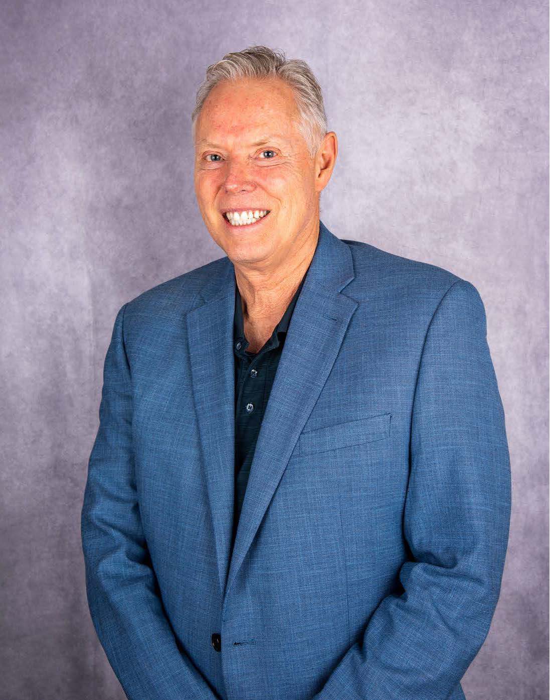 Headshot Doug Devries